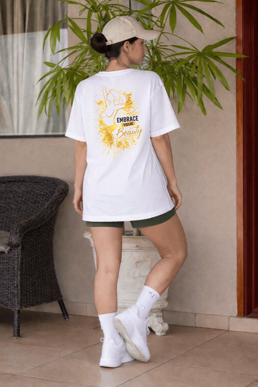 Camiseta Oversized Fitness Glamour Embrace Your Beauty – Estampa Dourada